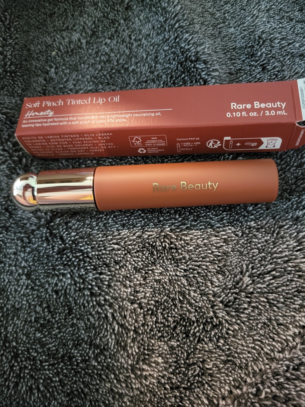 Rare Beauty Soft Pinch Tinted Lip Oil Honesty— Warm Terracotta / Clay Nude